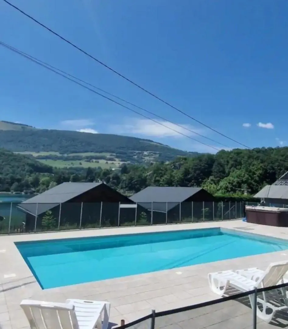 Chalet Magnifique Vue Lac & Piscine Laffrey